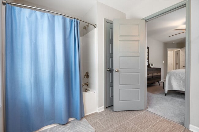 Building Photo - Modern 4 Bedroom Home in Quiet Clayton Nei...