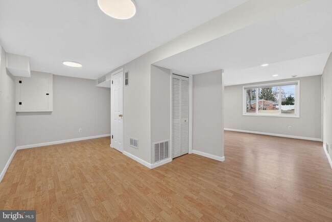 Building Photo - 7507 Murillo St