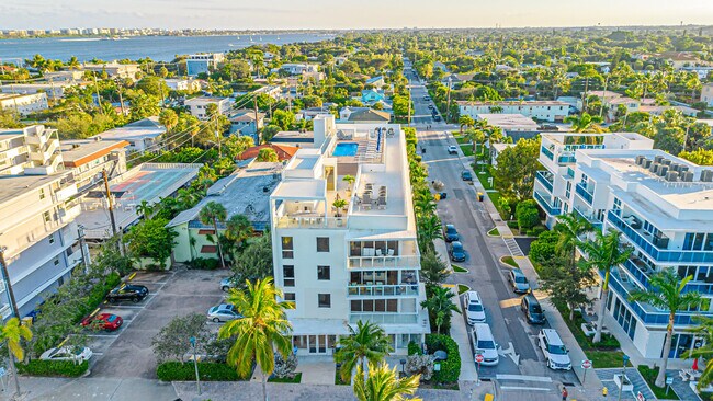 Building Photo - 117 Lake Ave