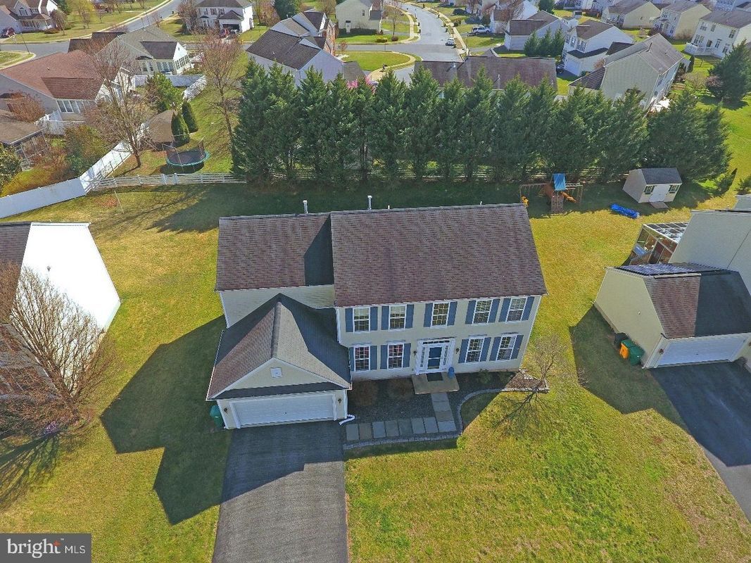 Building Photo - 5 W Minglewood Dr