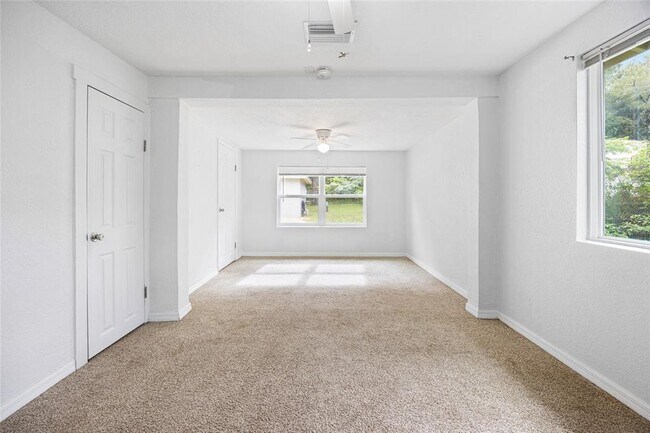 Building Photo - 3157 US-41