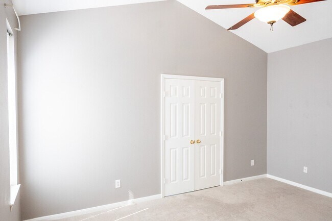 Building Photo - 22 S Lace Arbor Dr