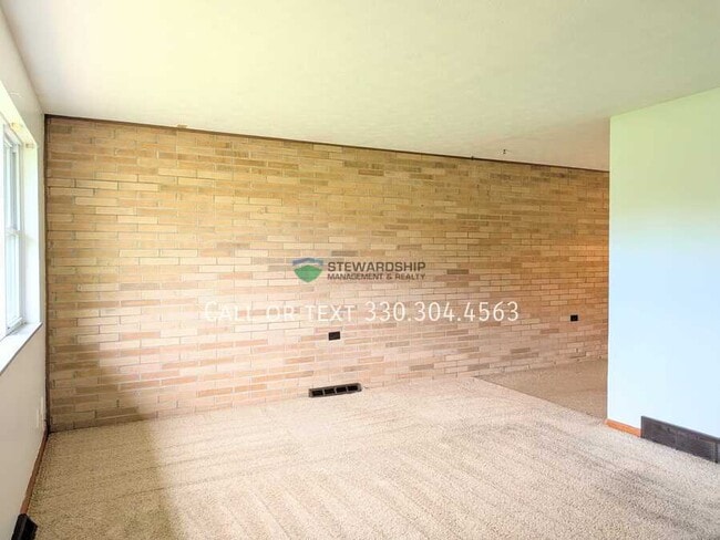 Building Photo - 3302 Highland Park