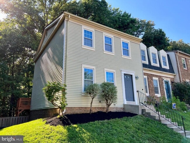 Building Photo - 10332 Mockingbird Pond Ct