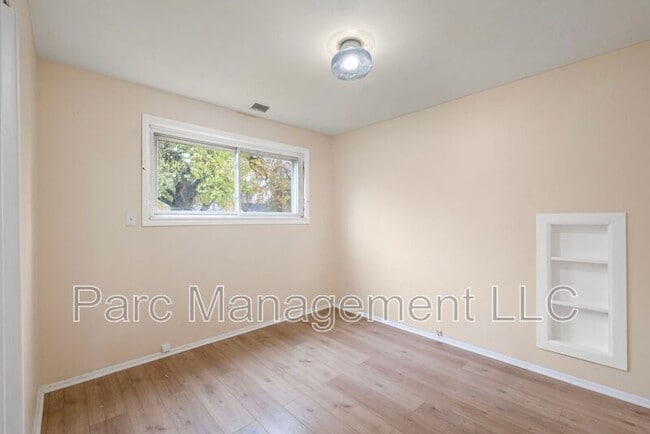 Building Photo - 15914 Dacosta St