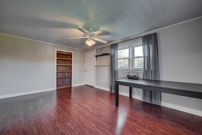 Building Photo - 2018 Tooles Bend Rd