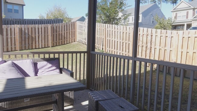 Building Photo - 1910 Pennypacker Ln