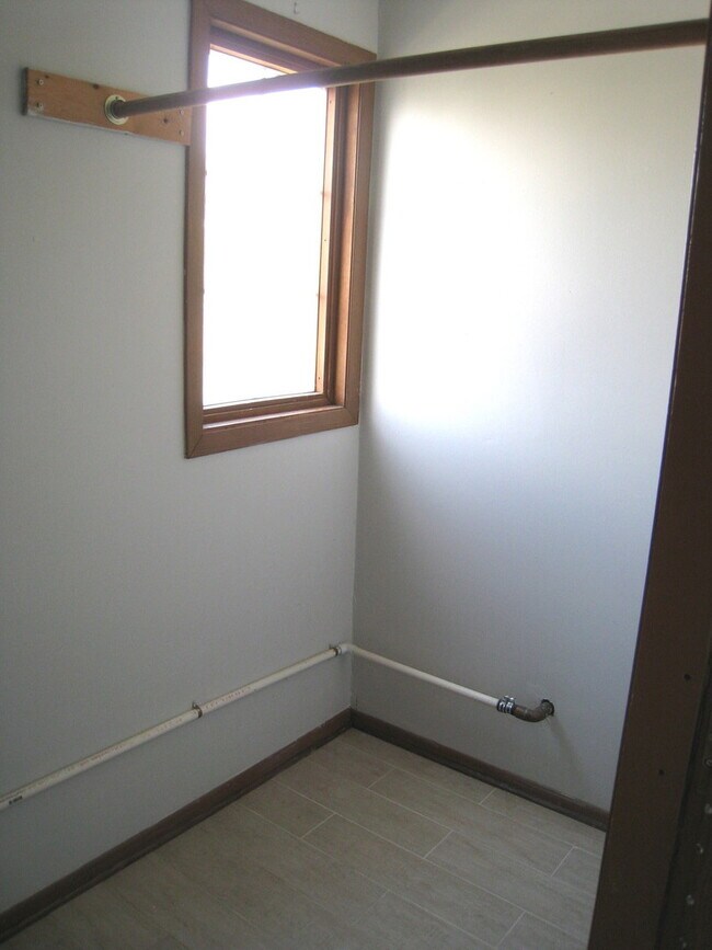 Building Photo - 1235 Harding Ave