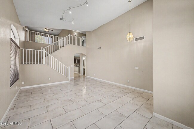 Building Photo - 4809 W Valencia Dr