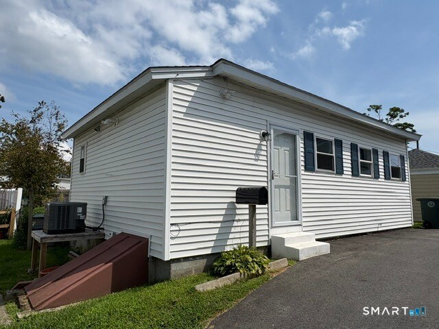 Building Photo - 138 Beach Ave