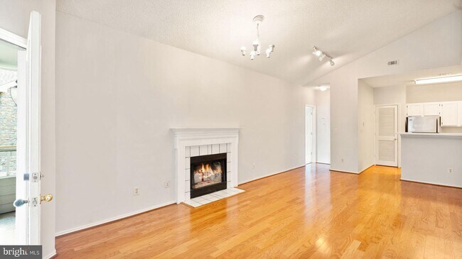 Building Photo - 13058 Autumn Woods Way