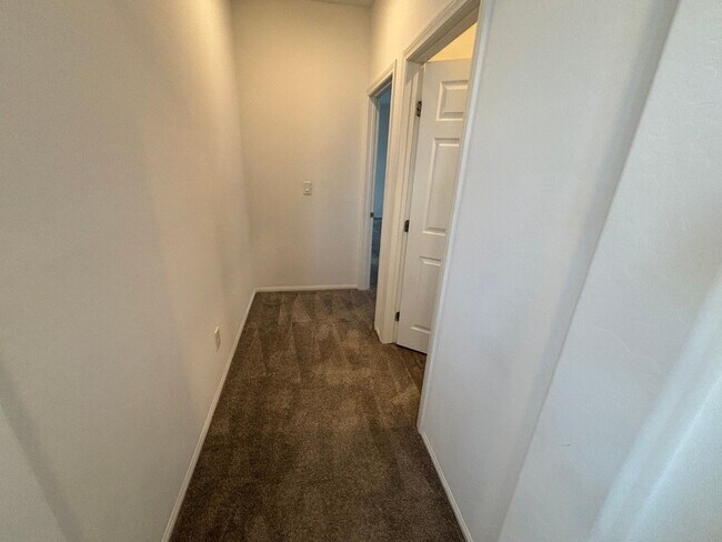 Building Photo - Charming 3-Bedroom Home with Spacious Back...