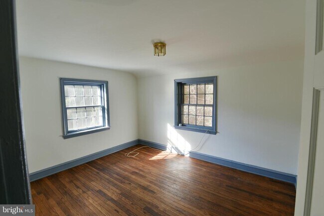 Building Photo - 1310 Creek Rd