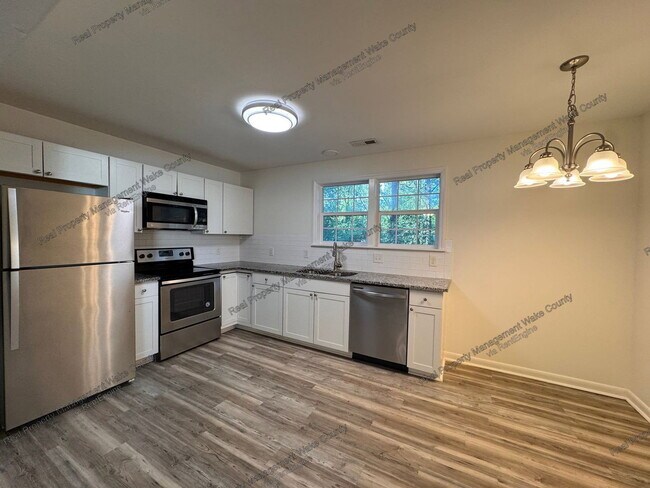 Building Photo - 612 Essington Pl