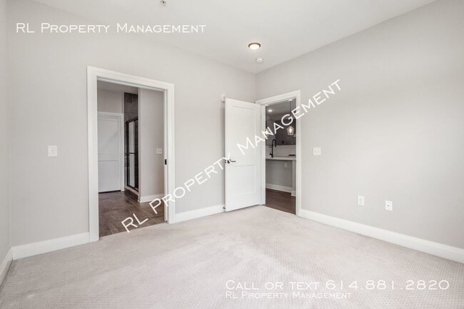 Building Photo - 751 N 6th St