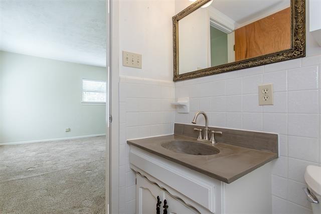 Building Photo - 11140 Lanewood Cir