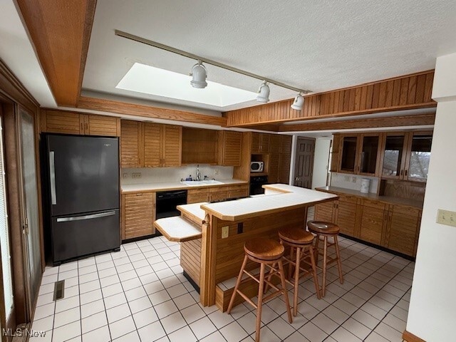 Building Photo - 1590 N Crater Ave