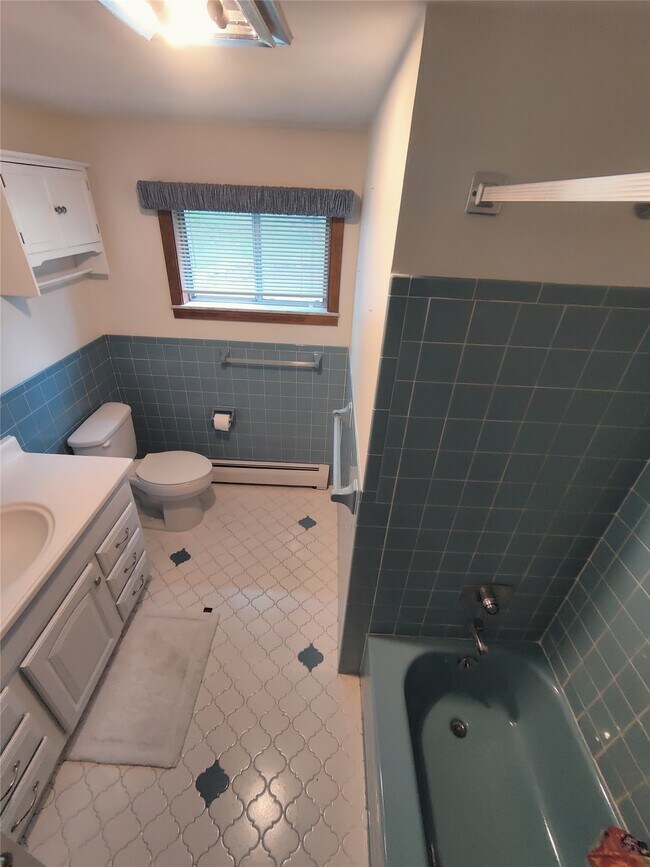 Building Photo - 4244 Emerson Pl