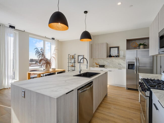 Building Photo - 6336 W Belmont Ave