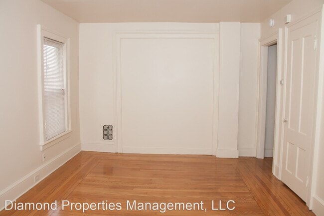 Building Photo - 4 br, 1.5 bath House - 266 Peck Street