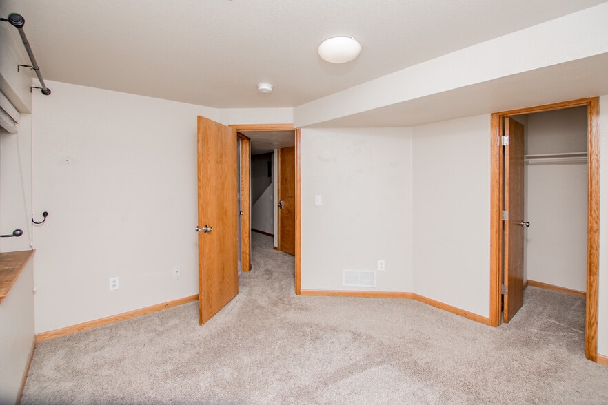 3rd Bedroom - 1115 W Swallow Rd