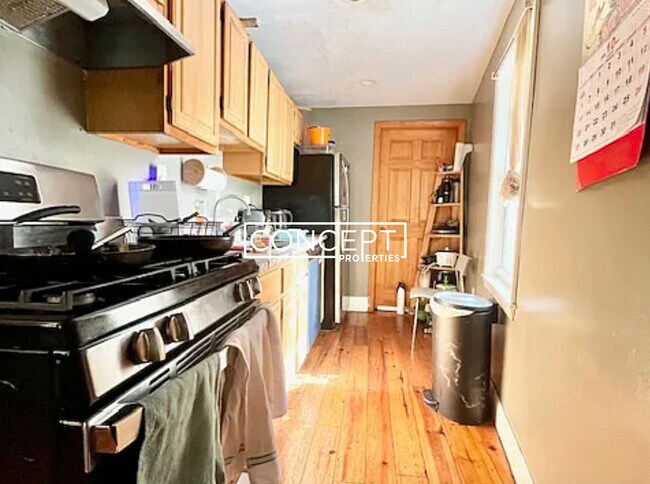 Primary Photo - 11 Sewall St