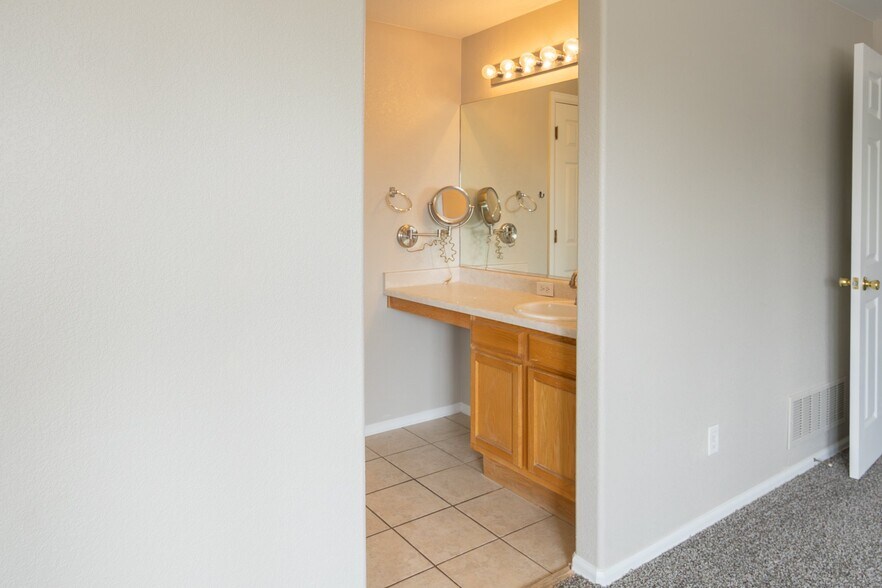 Building Photo - 5711 Mesa Mountain Way