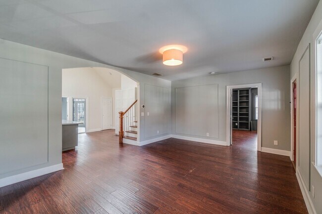 Building Photo - Newly Updated 4/3 in Howell Station w/ Ful...