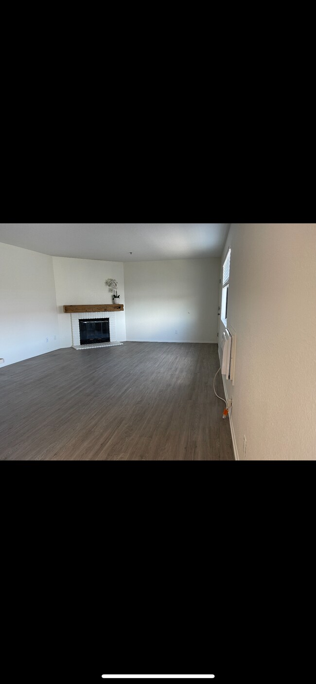 Building Photo - 4396 Howard Ave