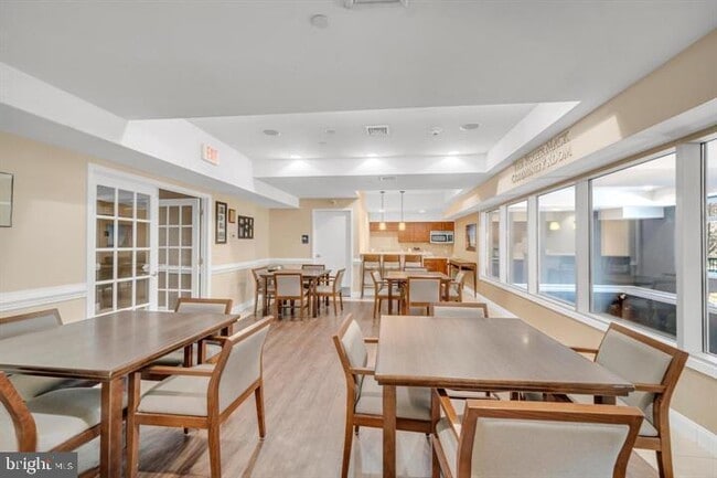 Building Photo - 266 Carson Terrace