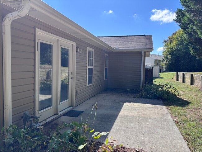 Building Photo - 83 Birkshire Way