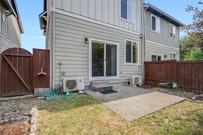 Building Photo - Beautiful 3 Bed, 3 Bath Rental Home in Happy Valley Neighborhood!