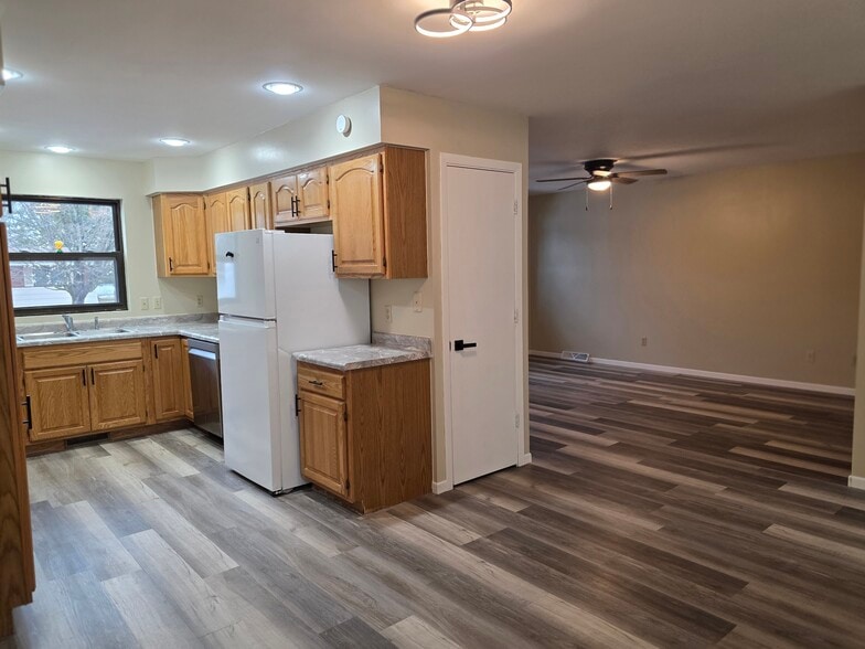 Plenty of Cabinets and Storage - 1207 E 14th St