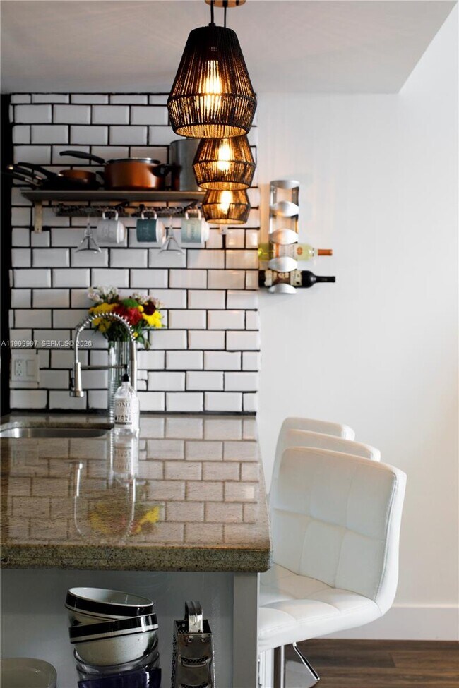 Building Photo - 185 SW 7th St