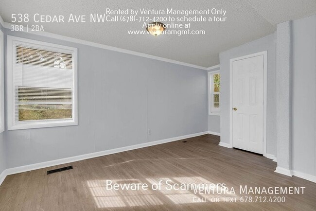 Building Photo - 538 Cedar Ave NW