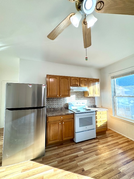 Building Photo - 184 Vernon St