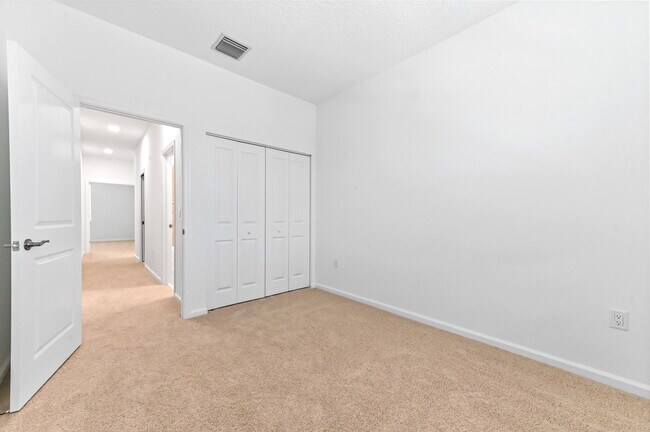 Building Photo - 4093 Longwood Lake Sq