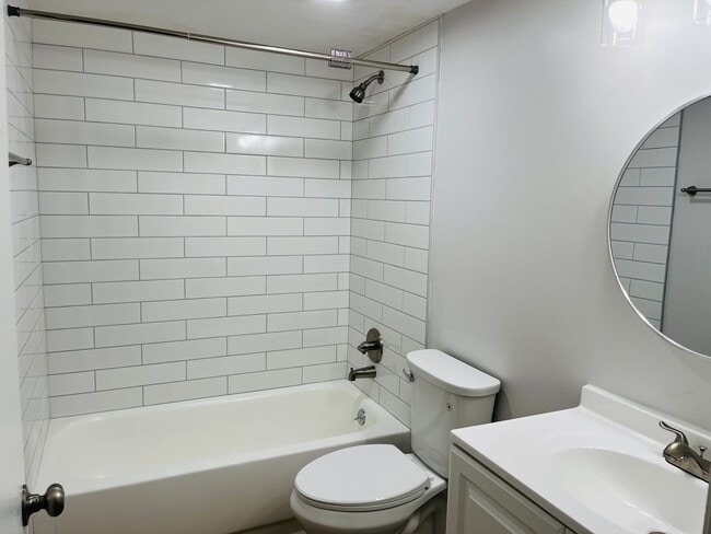 Building Photo - Wow! Newly renovated 2 bedroom 2 bathroom unit in Lithonia. Must see!