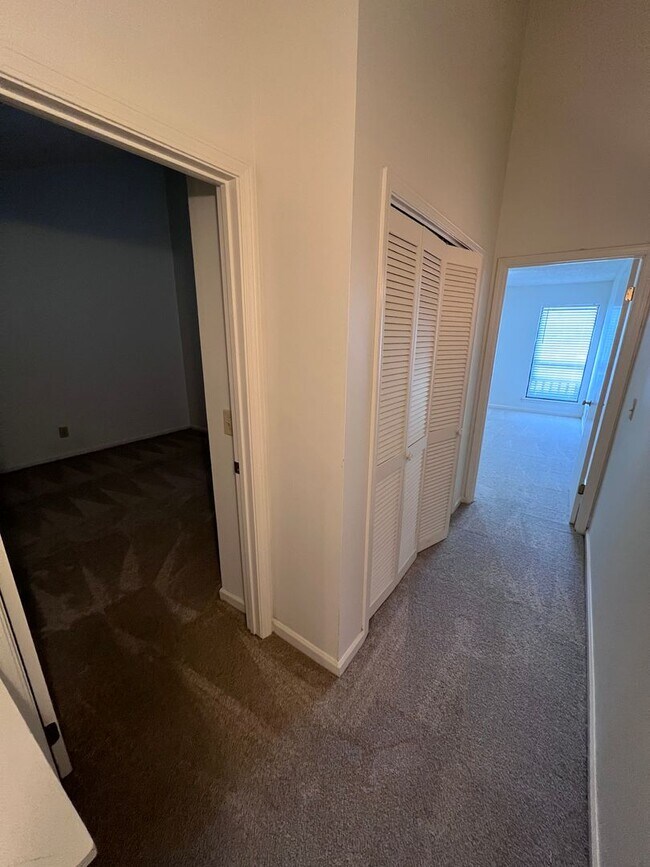 Building Photo - Crossland Downs condo