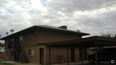 Building Photo - 320