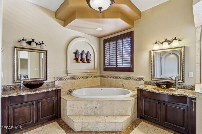 Building Photo - 724 Scott Ln