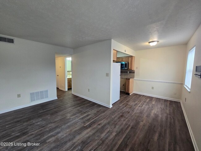 Building Photo - 3212 Springfield Dr