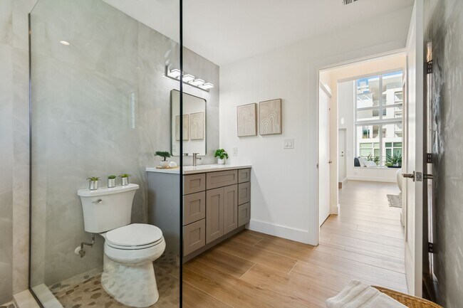 Building Photo - 1343 4th St