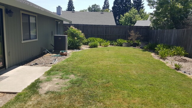 Building Photo - Pocket - One Story 3 Bed/2 Bath 2 Car Garage.