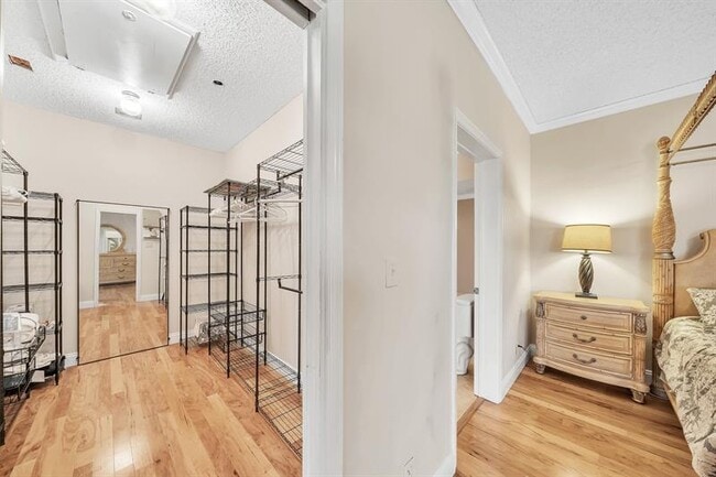 Building Photo - 7644 Elm Ridge Dr