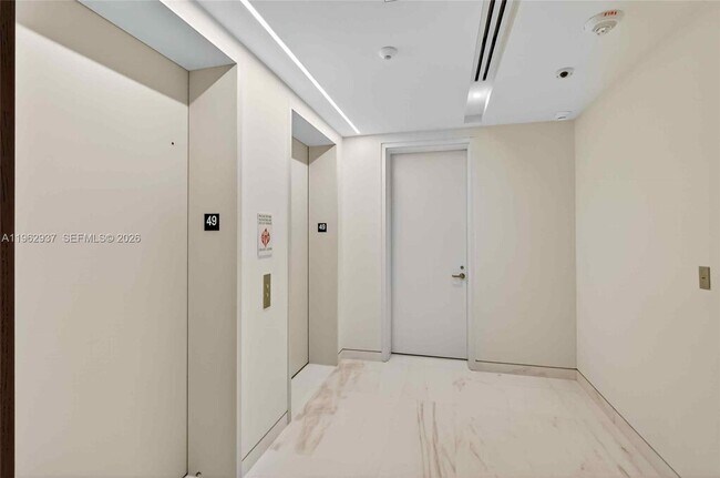 Building Photo - 300 Biscayne Blvd Way