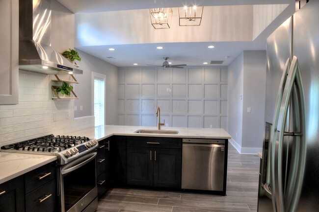 Building Photo - 76 W Starr Ave