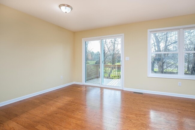 Building Photo - Modern Home in Shiloh!