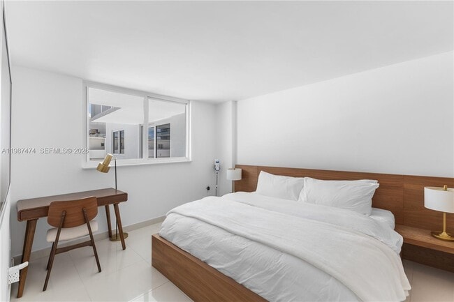 Building Photo - 345 Ocean Dr