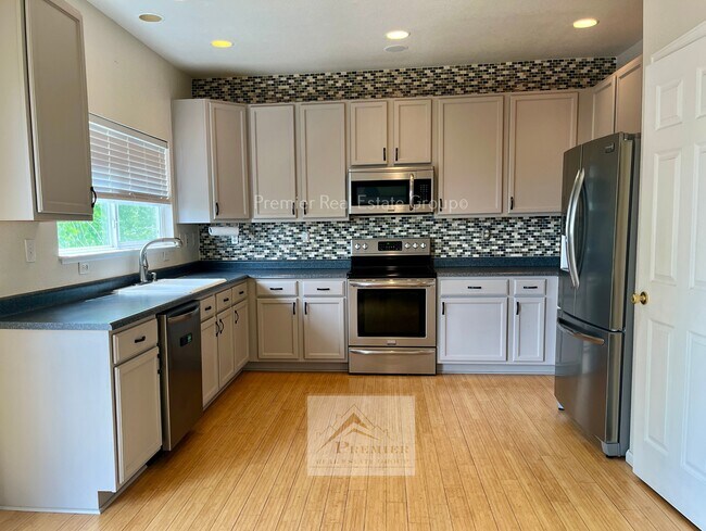 Building Photo - 7215 Edgebrook Dr